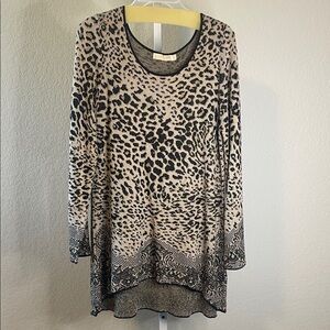 Christina Leopard Print Sweater -‎ Black and Tan